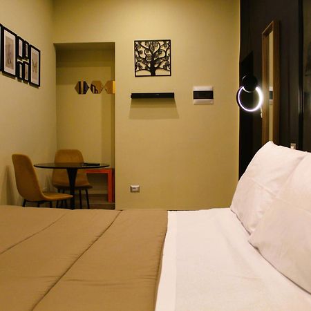 Blackwoody Contemporary Rooms - Napoli Centro Storico Via Toledo Nápoles Exterior foto
