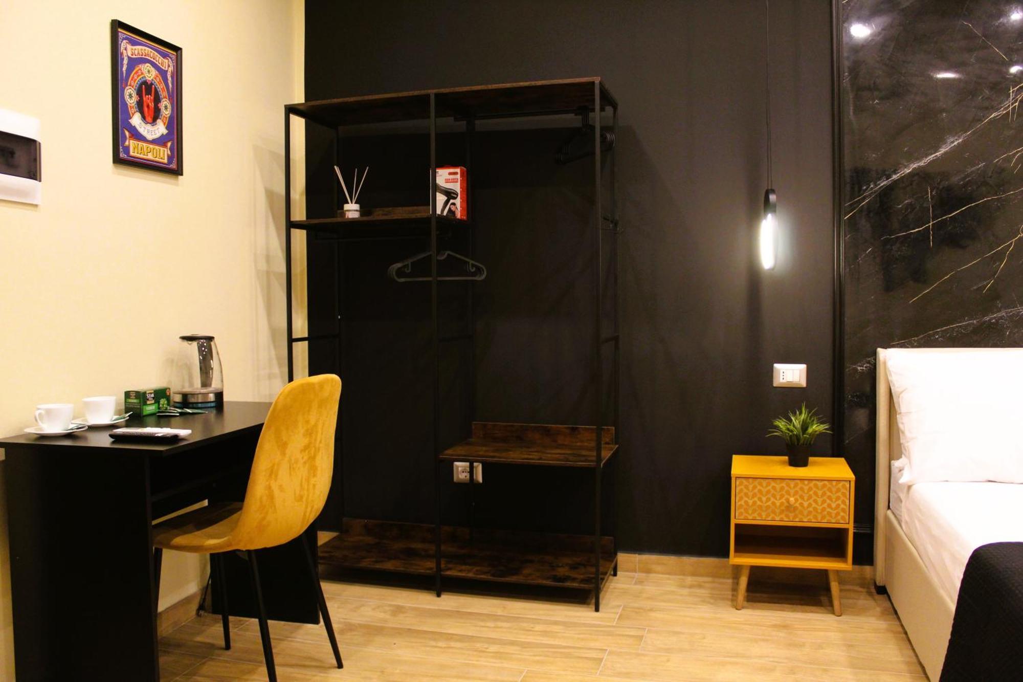 Blackwoody Contemporary Rooms - Napoli Centro Storico Via Toledo Nápoles Exterior foto