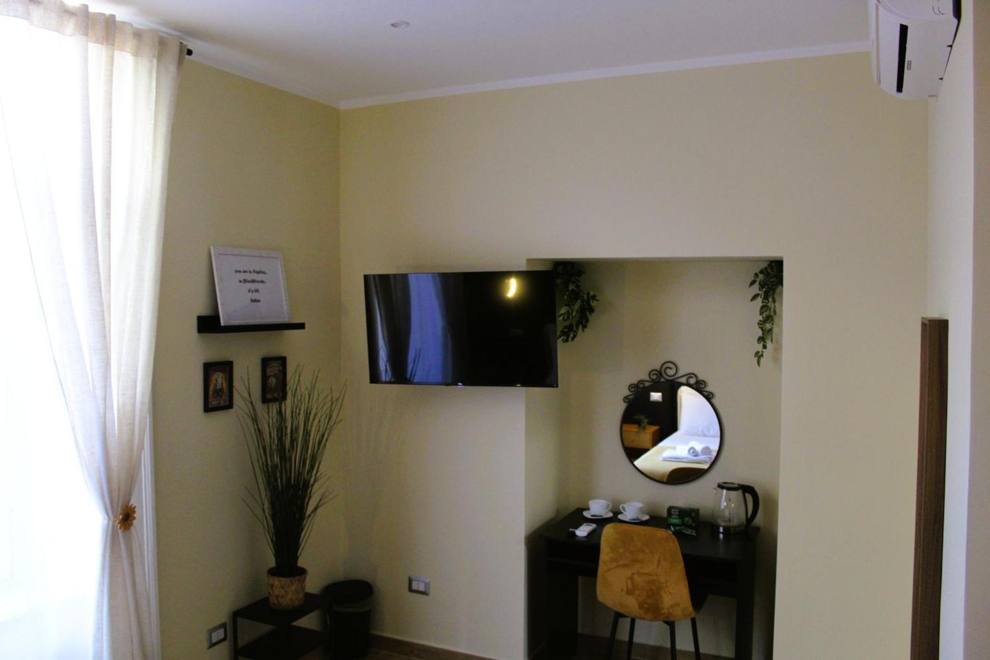 Blackwoody Contemporary Rooms - Napoli Centro Storico Via Toledo Nápoles Exterior foto