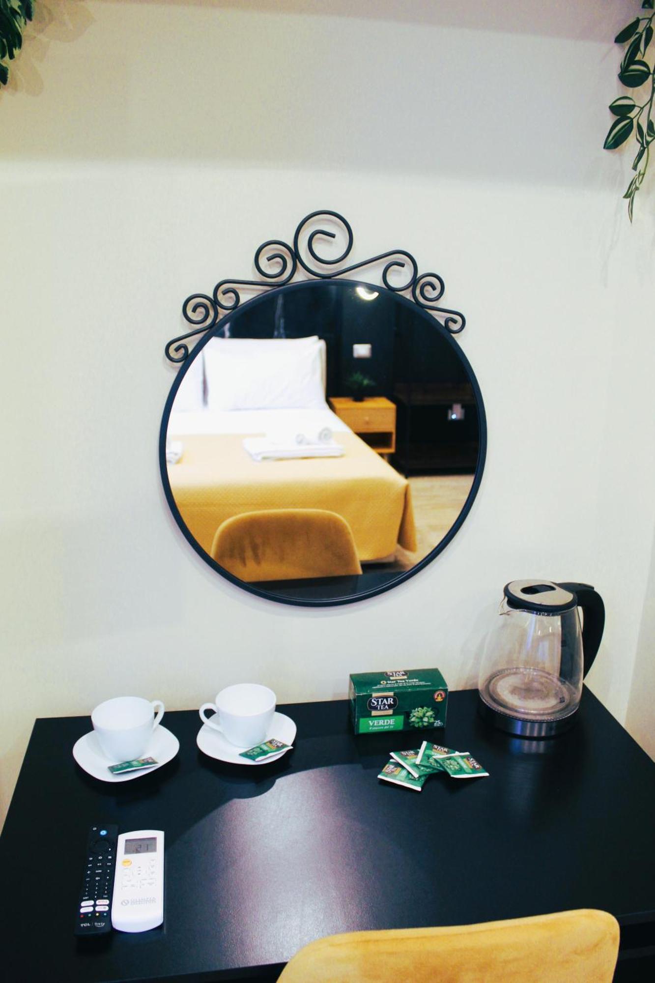 Blackwoody Contemporary Rooms - Napoli Centro Storico Via Toledo Nápoles Exterior foto